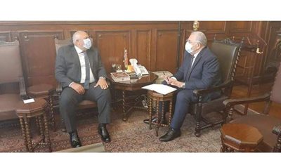 محافظ  الوادي الجديد يبحث تطوير ري 205 ألف فدان