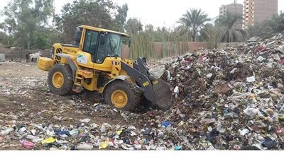 وضع خطة للنظافة ورفع مقالب القمامة بمراكز وأحياء أسيوط |صور
