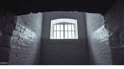 عائلة فلبينية تحبس ابنتها المريضة في 