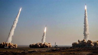 إيران تجري مناورات بصواريخ بعيدة المدى مضادة للسفن | فيديو