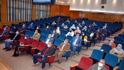 محافظ القليوبية يبحث مع وفد التخطيط تطوير المراكز التكنولوجية