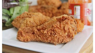 طريقة عمل الدجاج المقرمش بطريقة سهلة | فيديو