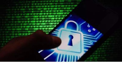 خد بالك.. 5 تطبيقات تتيح للزوجة مراقبة هاتفك