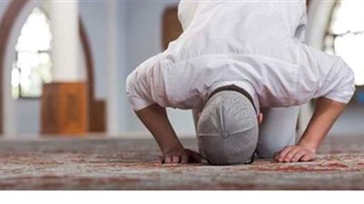 هل يوجد أوقات يكره الصلاة فيها؟.. مفتي الجمهورية السابق يجيب