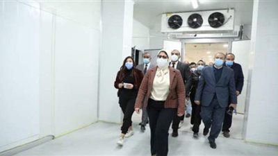 وزيرة الصحة تتفقد المجمع القومي للأمصال واللقاحات بحلوان بتكلفة 142 مليون جنيه