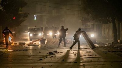 تزامنا مع ذكرى الثورة.. تجدد الاحتجاجات والاشتباكات بعدة مدن تونسية | صور