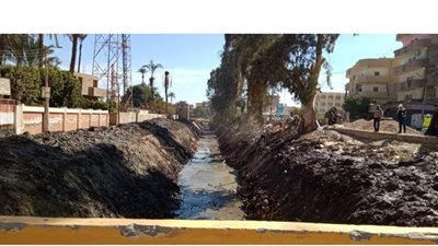 تغطية ترعة صدفا بجوار الطريق السريع في أسيوط | صور