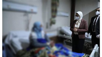 وزيرة الصحة: انخفاض معدل وضع مرضى فيروس كورونا على أجهزة التنفس الصناعي بنسبة 50%
