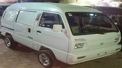 حكاية شاب خصص سيارته لتوصيل مرضى كورونا للمستشفيات مجانا | فيديو