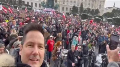 تظاهرات تجتاح النمسا للتنديد بارتداء الكمامات والإغلاق | فيديو