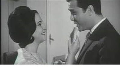 باقة ورد من رشدي أباظة إلى صلاح ذو الفقار فى فيلم مراتي مدير عام