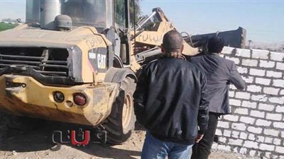 حملات مكثفة لإزالة التعديات على الأراضي الزراعية والبناء المخالف بأسيوط |صور