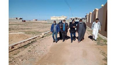 رئيس مدينة مرسى مطروح يتفقد معاينات مشروعات الرصف بـ