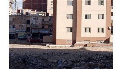 «تملأها القمامة والمخلفات»... منطقة الطابية بمطروح تنتظر «الفرج»