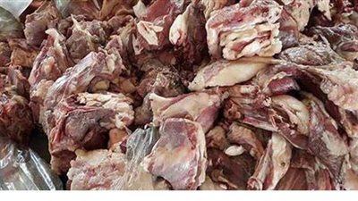 ضبط صاحب ثلاجة بحوزته 2 طن لحوم فاسدة في القاهرة