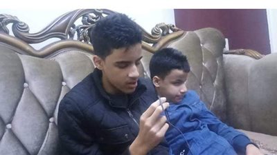 حكاية ٣ أشقاء حرمهم الله من البصر وأنار بصيرتهم بحفظ القرآن | فيديو