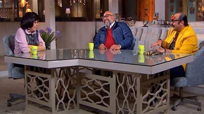 محمد ثروت يكشف مقلب الأم المثالية لفيفي عبده الذى وقع فيه بيومي فؤاد | فيديو