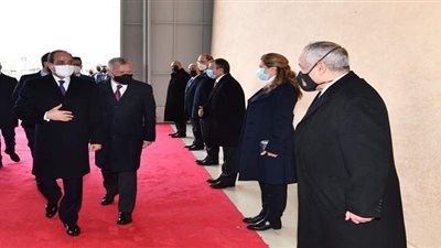 السيسي يلتقي الخصاونة في عمان.. رئيس وزراء الأردن يشيد بالمشروعات الكبرى في مصر.. ويؤكد عمق الروابط بين البلدين الشقيقين