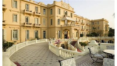 «119 عاما على إنشائه».. فندق ونتر بالاس يشهد ميلاد كتاب «حياة محمد»