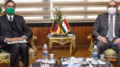 وزير الطيران يستقبل سفير ألمانيا لبحث التعاون