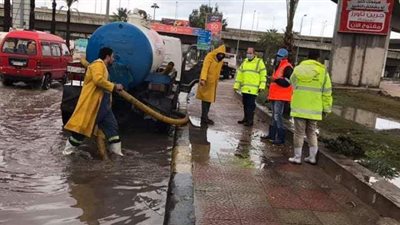 هيئة الصرف الصحى تواصل أعمال سحب مياه الأمطار بالإسكندرية