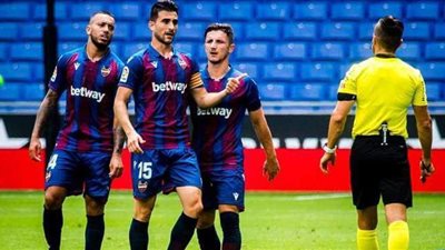 تعادل قادش مع ليفانتي وبلد الوليد أمام إلتشي 2/2 في الليجا