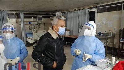 راجي تاوضروس يطمئن على مصابي كورونا بعزل قنا العام | صور