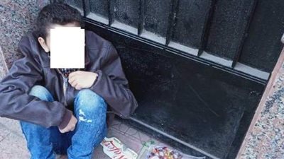 عبد الرحمن.. قصة كفاح الطفل بائع المناديل تهز محافظة البحيرة |صور