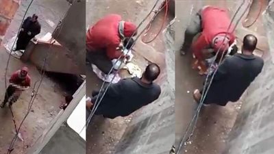 أنقذوها في آخر لحظة.. أب يجرد طفلته من ملابسها ويحاول إشعال النيران بها | صور