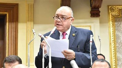 وحيد قرقر يطالب بكشف مصير مسابقة الـ120 ألف معلم