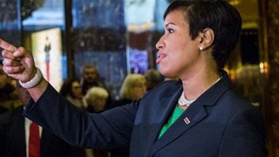 بعبارة قاسية.. كيف ودعت عمدة واشنطن ترامب قبل الرحيل