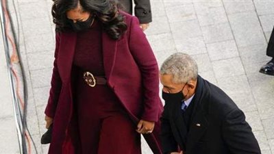باراك أوباما وزوجته يصلان إلى منصة تنصيب بايدن