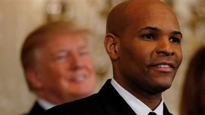 بطلب من بايدن.. استقالة كبير الجراحين الأمريكيين