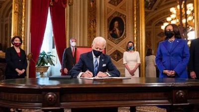 في يومه الأول.. بايدن يوقع 15 إجراءً تنفيذيًّا لمعالجة أخطاء ترامب | فيديو
