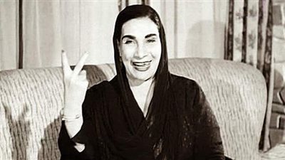 تتقن 3 لغات.. حكاية ماري منيب من إهانة الريحاني لها حتى تكريمها في عيد العلم رغم أميتها