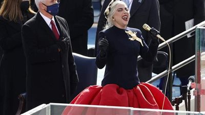 رسالة موجهة.. سر الدبوس العملاق على صدر ليدي جاجا في حفل تنصيب بايدن