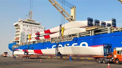 مواني المنطقة الاقتصادية تستقبل معدات لتوليد الكهرباء من الرياح