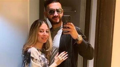 نادر حمدي يحتفل بعيد ميلاد زوجته في أول ظهور بعد زفافهما