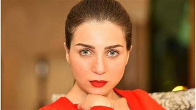 مي عز الدين تكشف سر الحراسة الخاصة التي ترافقها دائما