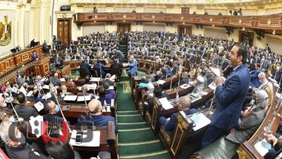 وزير قطاع الأعمال: ٢٠٢٢ بدء تسيير أول سيارة كهربائية مصرية