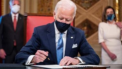 ما هي الدول الإسلامية التي رفع بايدن حظر السفر عنها؟