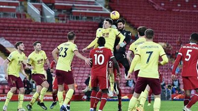 ملخص أول فوز لبيرنلي في أنفيلد منذ 47 عامًا على ليفربول بالدوري الإنجليزي | فيديو