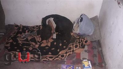 مأساة طفل المناديل بالمنوفية.. طرده والده ليتخذ من سلالم الكوبرى مأوى له