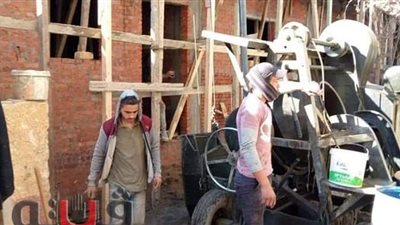 نائب رئيس مدينة الإسماعيلية يُحبط محاولة بناء دون ترخيص | صور