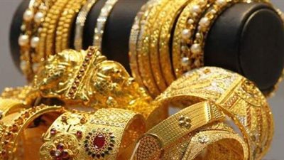 أسعار الذهب تواصل التراجع في منتصف التعاملات