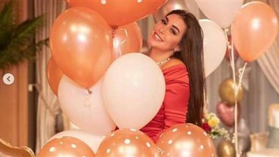 وسط البلالين.. ياسمين صبري تنشر صورًا جديدة من حفل عيد ميلادها