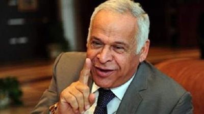 فرج عامر يفتح النار على حكم مباراة سموحة وبيراميدز | فيديو