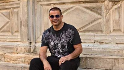 عبد الله وكنزي عمرو دياب يشاركان والدهما إحياء حفل في دبي| فيديو