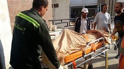 إصابة 4 في تصادم أتوبيس برصيف طريق 