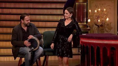 زوج ريهام عبد الغفور يتألق في وصلة طبل.. والفنانة تطلق الصفافير | فيديو